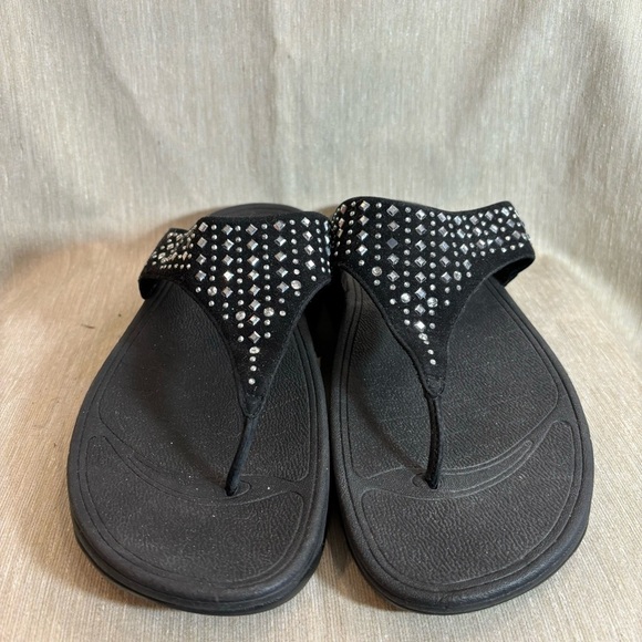 FITFLOP Sz 10 Novy Slip On Front Post Studded  Comfort Sole Trendy Edgy Sandals - Picture 2 of 7